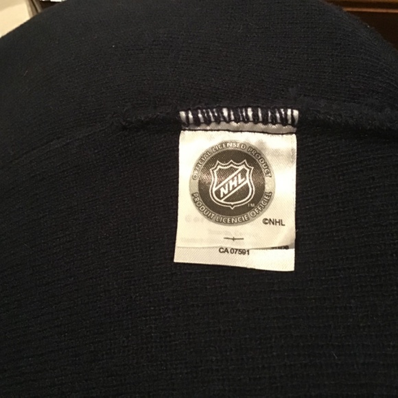 Hat with Canadians logo - Picture 2 of 3